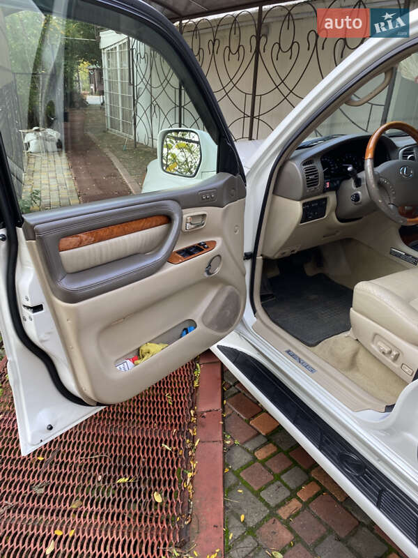 Внедорожник / Кроссовер Lexus LX 2004 в Одессе