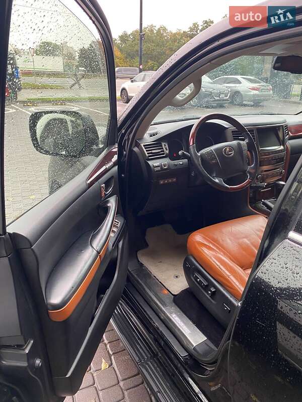 Внедорожник / Кроссовер Lexus LX 2010 в Киеве