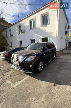 Lexus LX 2011