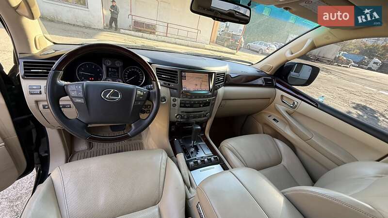 Внедорожник / Кроссовер Lexus LX 2011 в Киеве