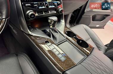 Позашляховик / Кросовер Lexus LX 2022 в 