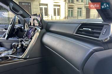 Позашляховик / Кросовер Lexus LX 2022 в 
