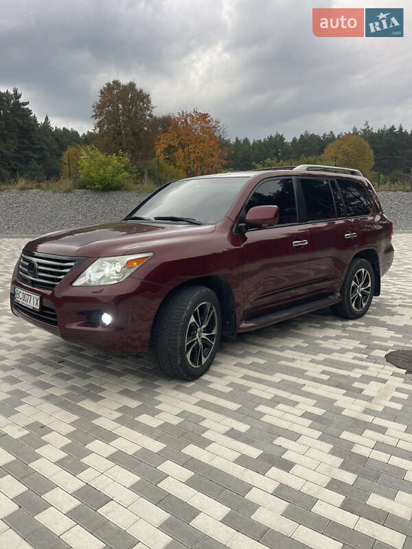 Lexus LX 2011
