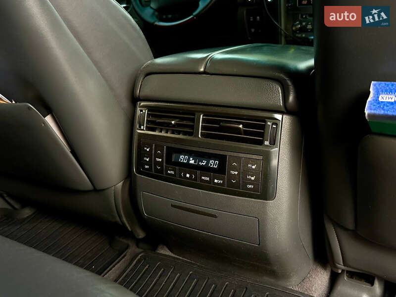 Позашляховик / Кросовер Lexus LX 2010 в Дніпрі