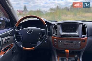 Внедорожник / Кроссовер Lexus LX 2005 в 