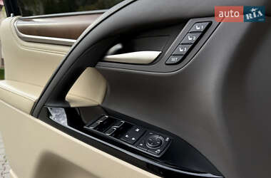 Позашляховик / Кросовер Lexus LX 2016 в  фото 95 Позашляховик / Кросовер Lexus LX 2016 в