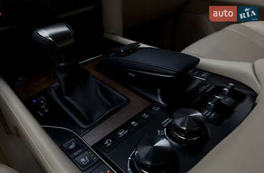 Позашляховик / Кросовер Lexus LX 2016 в  фото 112 Позашляховик / Кросовер Lexus LX 2016 в
