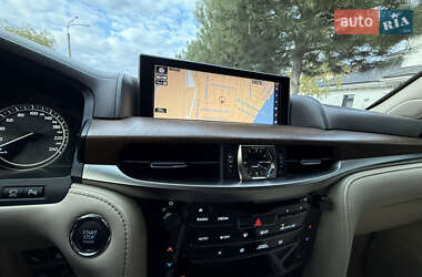 Позашляховик / Кросовер Lexus LX 2016 в  фото 139 Позашляховик / Кросовер Lexus LX 2016 в