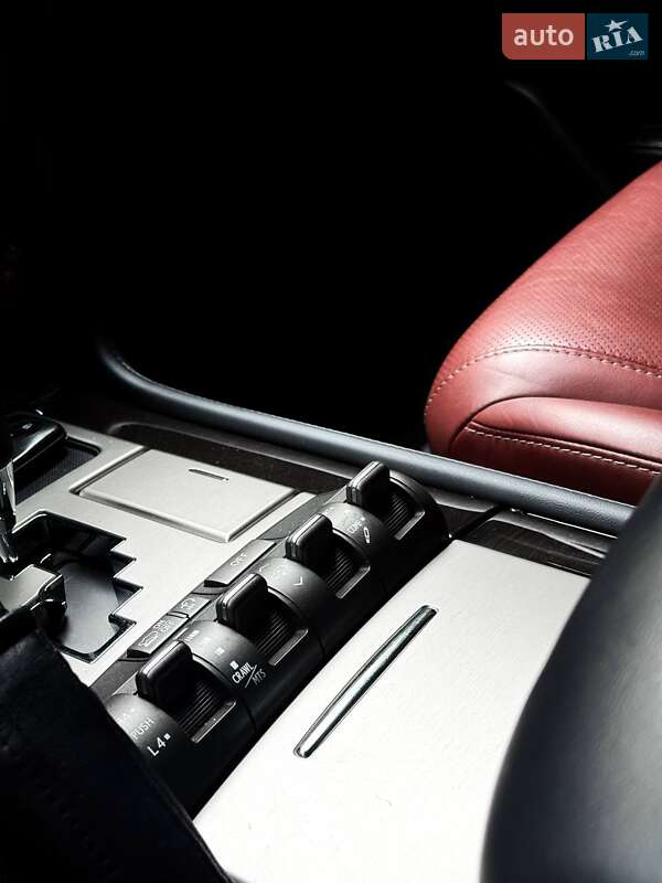 Позашляховик / Кросовер Lexus LX 2015 в Дніпрі