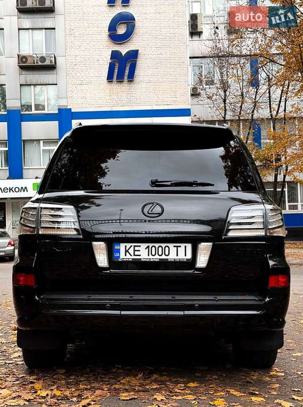 Позашляховик / Кросовер Lexus LX 2015 в Дніпрі
