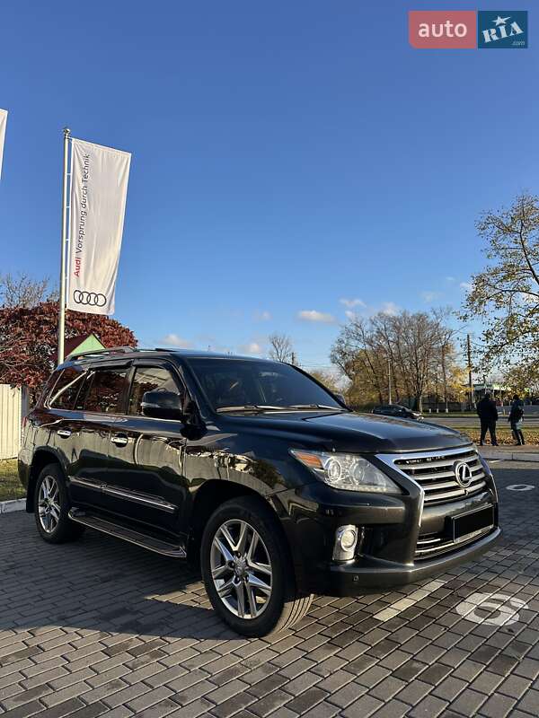 Позашляховик / Кросовер Lexus LX 2014 в Києві