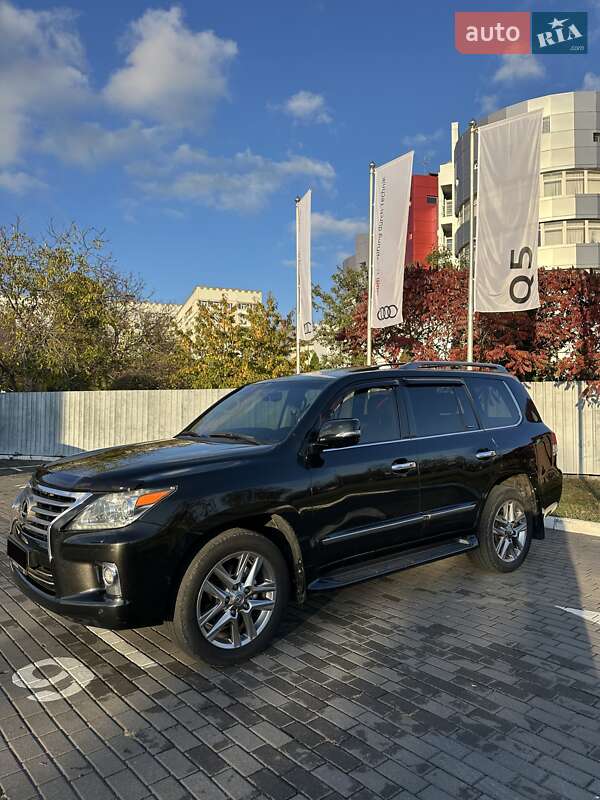Позашляховик / Кросовер Lexus LX 2014 в Києві