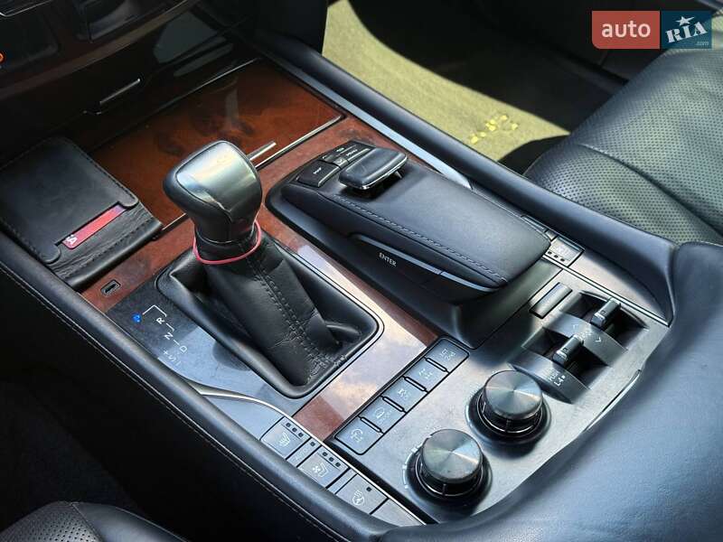 Позашляховик / Кросовер Lexus LX 2017 в Кривому Розі фото 58 Позашляховик / Кросовер Lexus LX 2017 в Кривому Розі