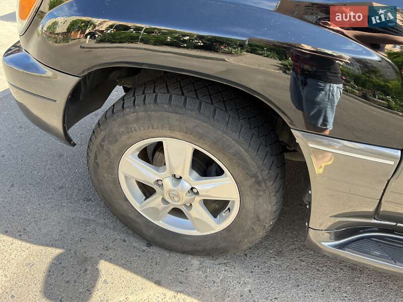 Внедорожник / Кроссовер Lexus LX 2004 в Одессе