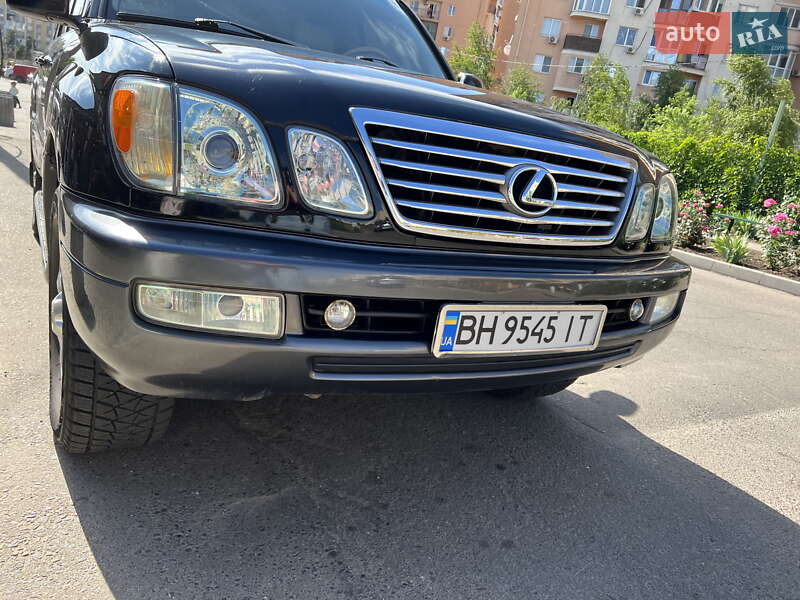 Внедорожник / Кроссовер Lexus LX 2004 в Одессе