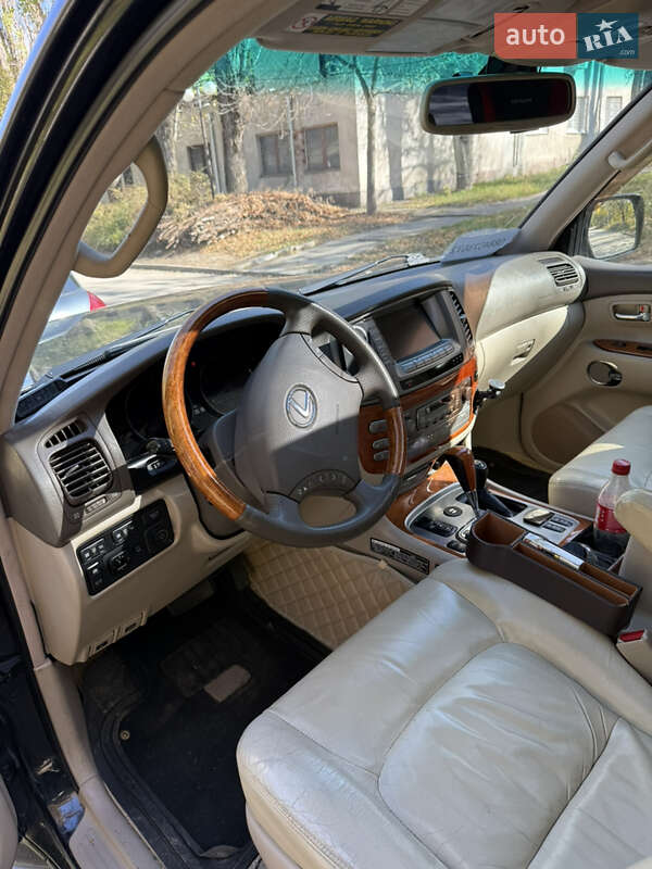 Внедорожник / Кроссовер Lexus LX 2004 в Одессе