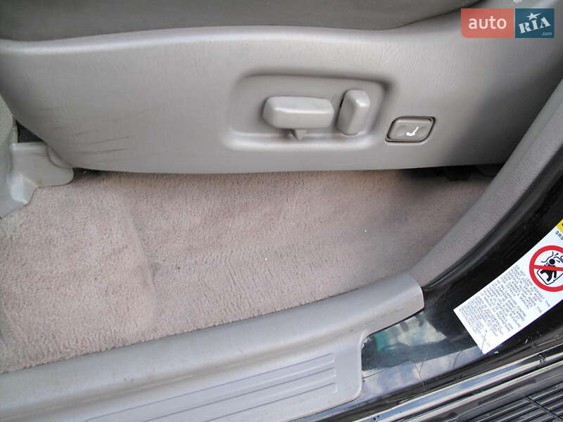 Внедорожник / Кроссовер Lexus LX 2004 в Киеве