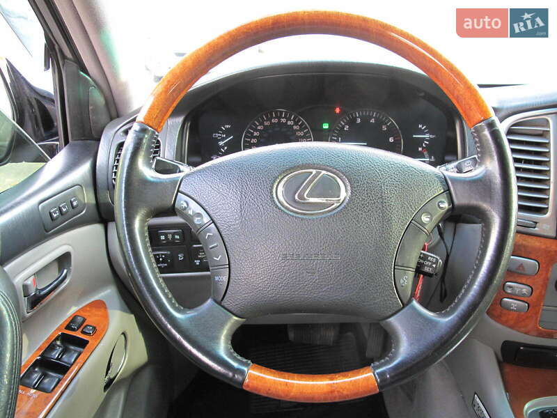 Внедорожник / Кроссовер Lexus LX 2004 в Киеве