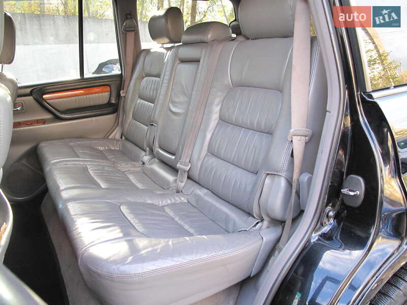 Внедорожник / Кроссовер Lexus LX 2004 в Киеве