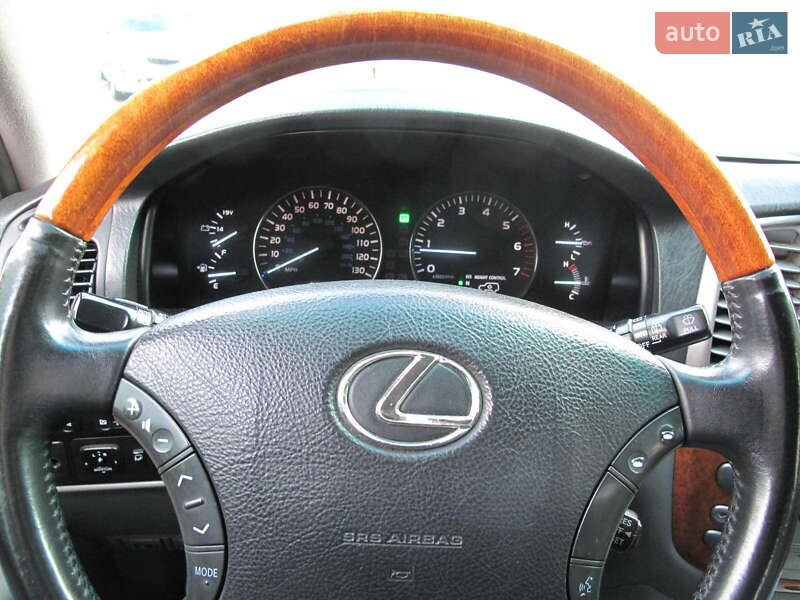 Внедорожник / Кроссовер Lexus LX 2004 в Киеве