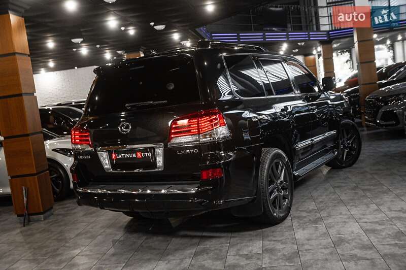 Внедорожник / Кроссовер Lexus LX 2015 в Одессе