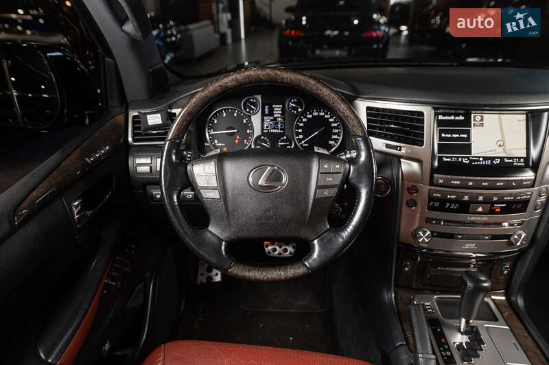 Внедорожник / Кроссовер Lexus LX 2015 в Одессе