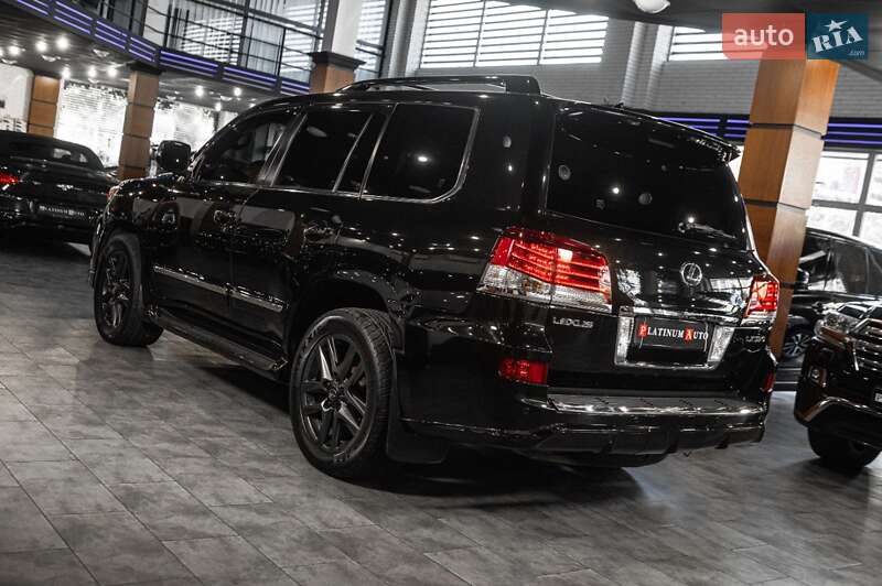 Внедорожник / Кроссовер Lexus LX 2015 в Одессе