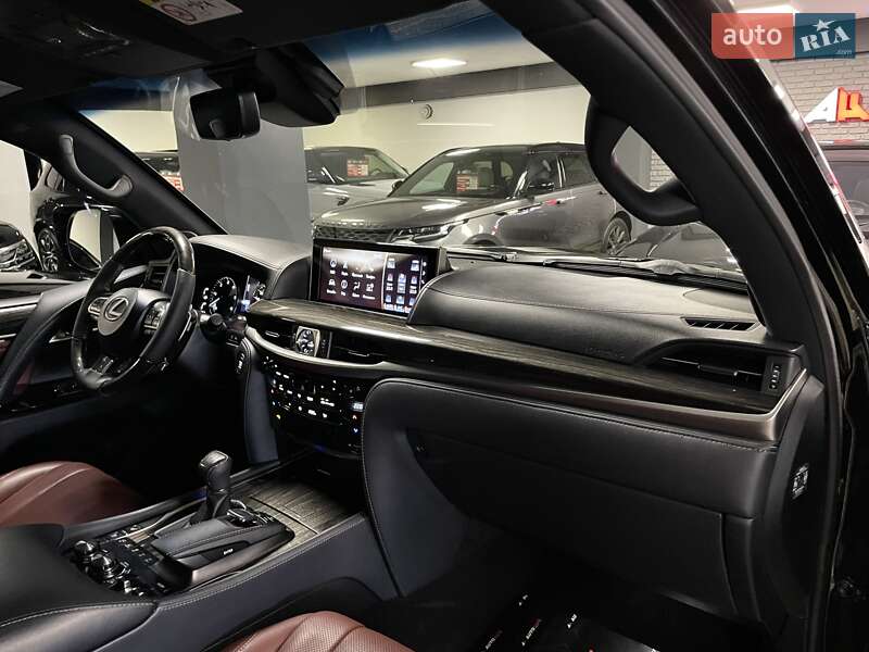 Позашляховик / Кросовер Lexus LX 2018 в Львові фото 45 Позашляховик / Кросовер Lexus LX 2018 в Львові