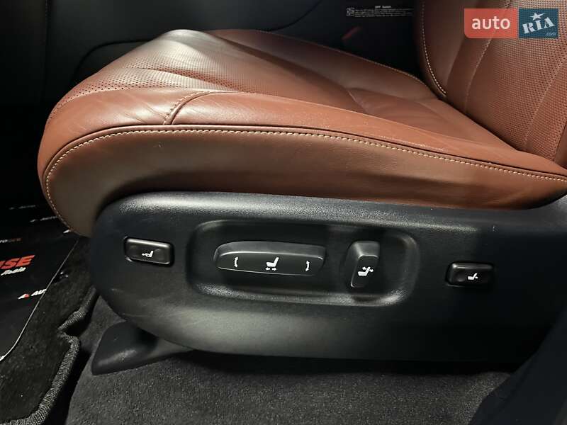 Позашляховик / Кросовер Lexus LX 2018 в Львові фото 30 Позашляховик / Кросовер Lexus LX 2018 в Львові