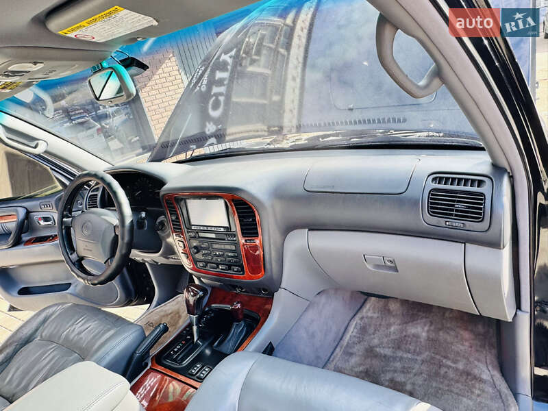 Внедорожник / Кроссовер Lexus LX 1999 в Одессе