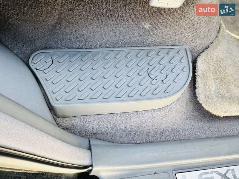 Внедорожник / Кроссовер Lexus LX 1999 в Одессе