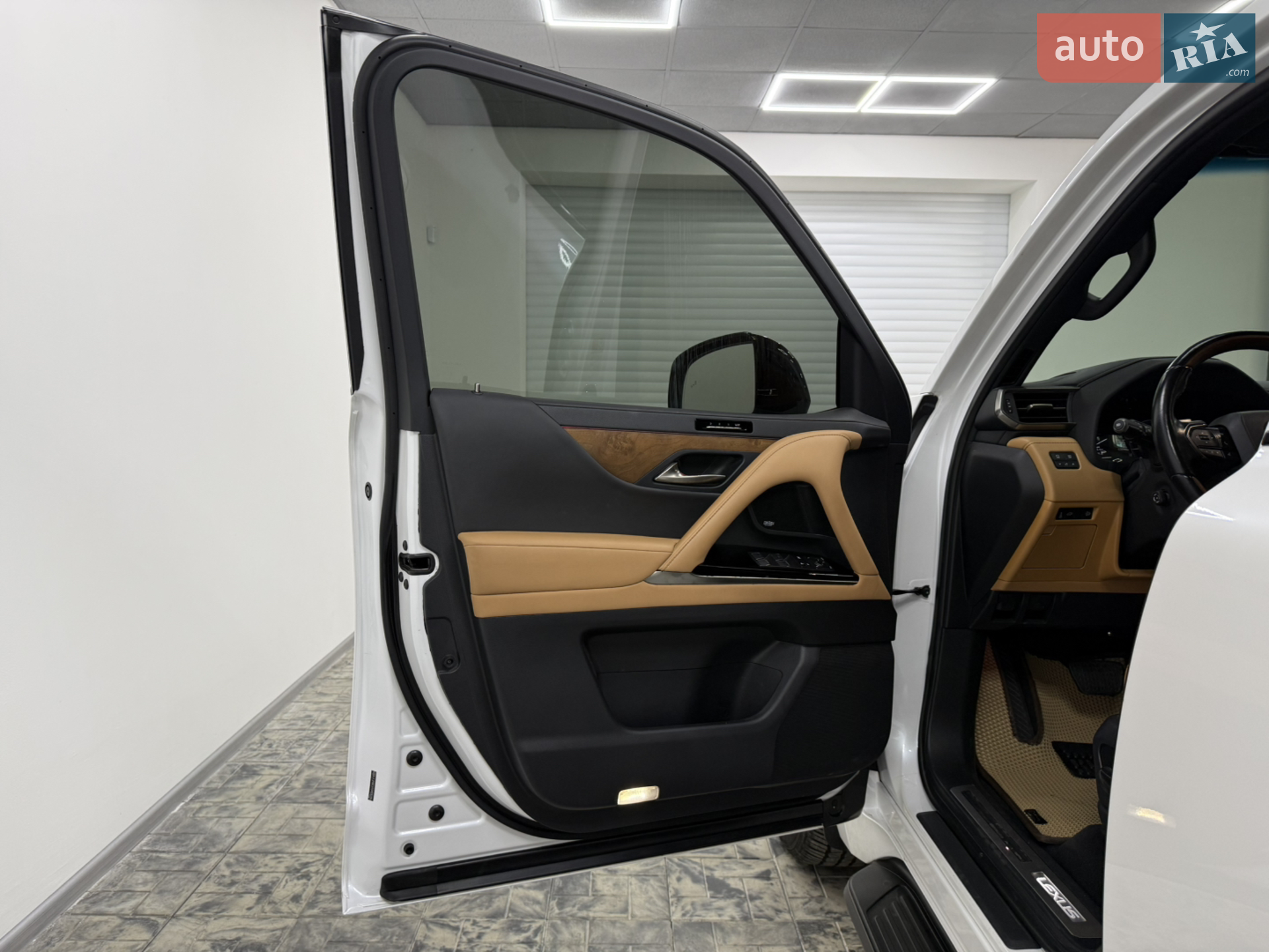 2022 Lexus LX - мініатюра 23