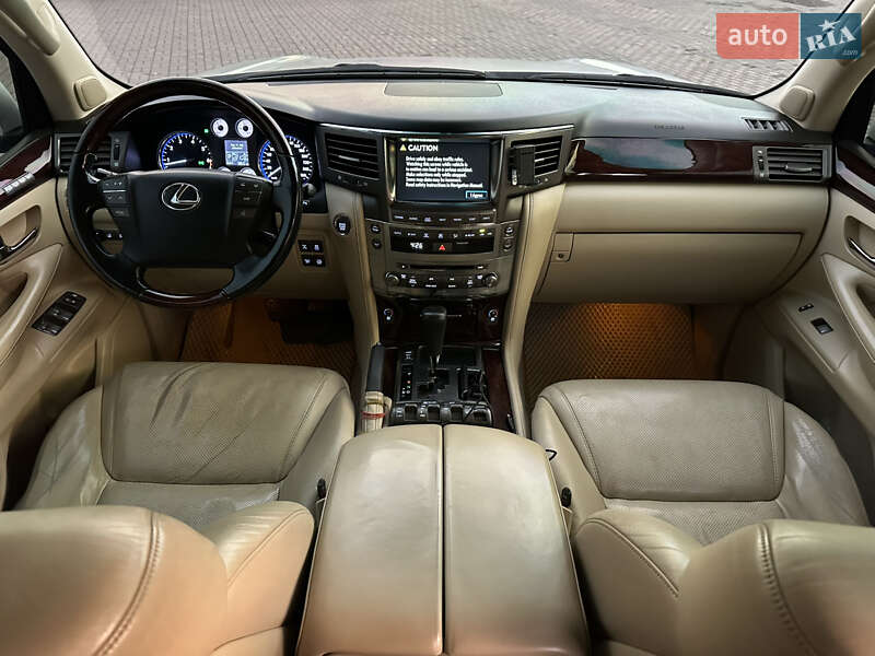 Внедорожник / Кроссовер Lexus LX 2008 в Днепре