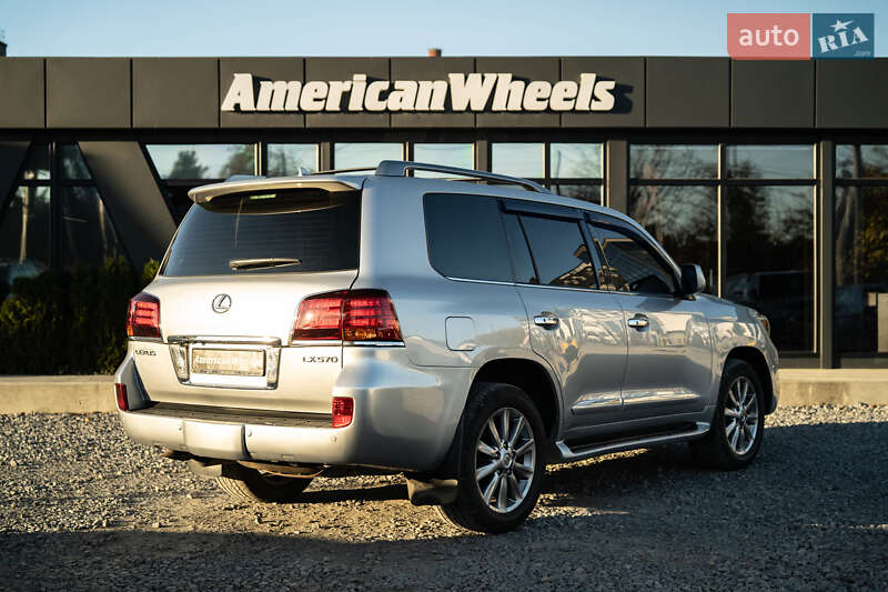 Позашляховик / Кросовер Lexus LX 2008 в Чернівцях