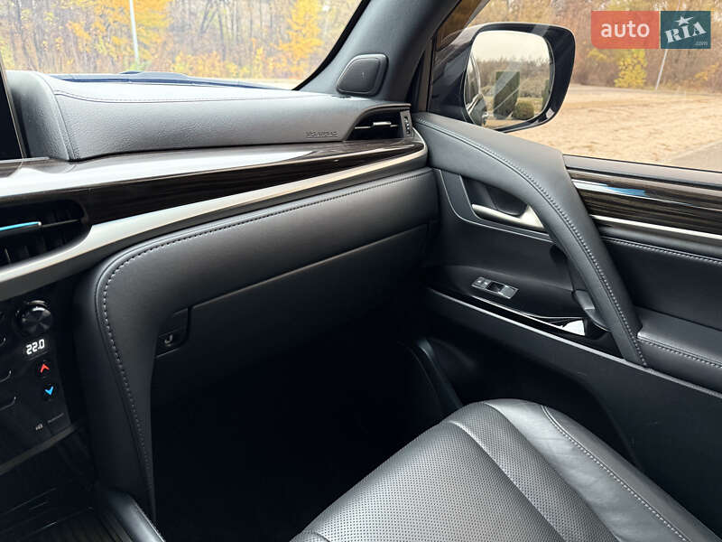 Позашляховик / Кросовер Lexus LX 2021 в Дніпрі