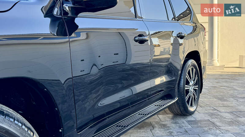 Позашляховик / Кросовер Lexus LX 2018 в Івано-Франківську