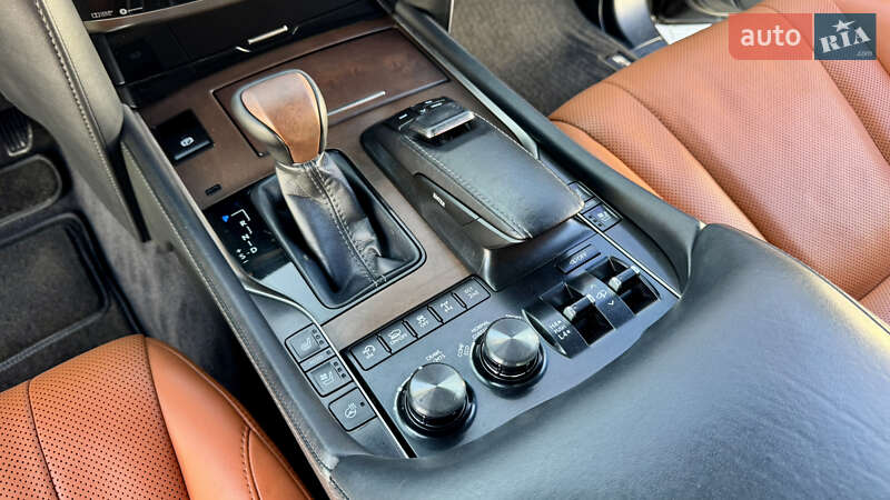 Позашляховик / Кросовер Lexus LX 2018 в Івано-Франківську