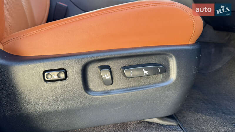 Позашляховик / Кросовер Lexus LX 2018 в Івано-Франківську