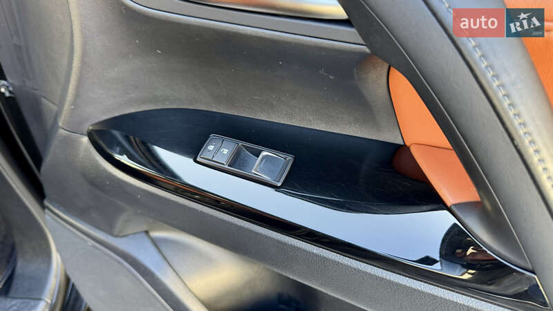 Позашляховик / Кросовер Lexus LX 2018 в Івано-Франківську