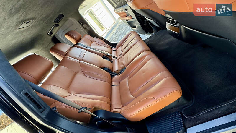 Позашляховик / Кросовер Lexus LX 2018 в Івано-Франківську