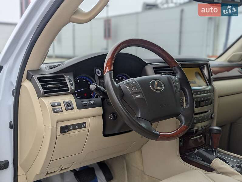 Позашляховик / Кросовер Lexus LX 2010 в Києві