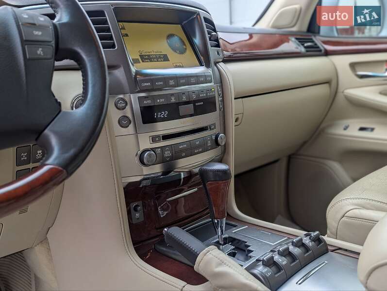 Позашляховик / Кросовер Lexus LX 2010 в Києві