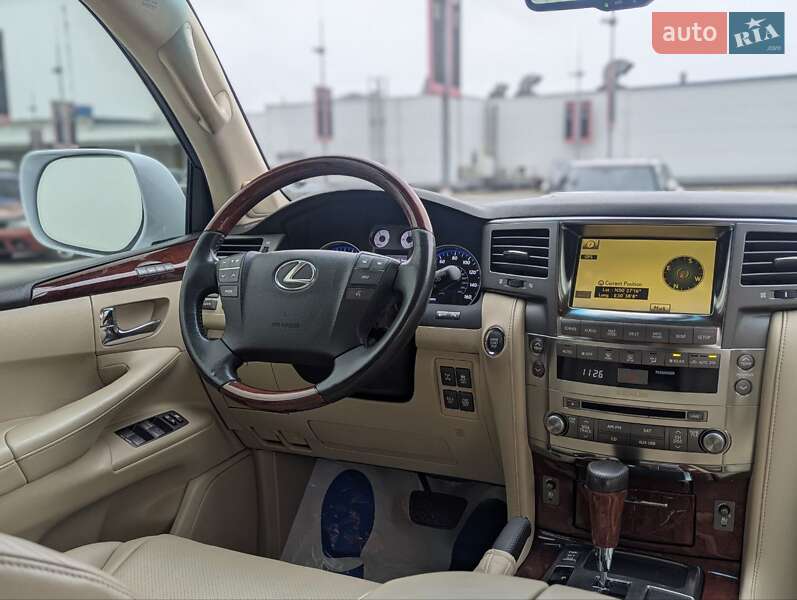 Позашляховик / Кросовер Lexus LX 2010 в Києві