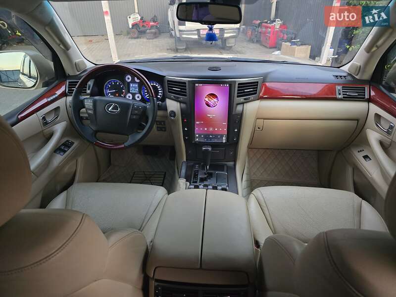 Внедорожник / Кроссовер Lexus LX 2011 в Первомайске