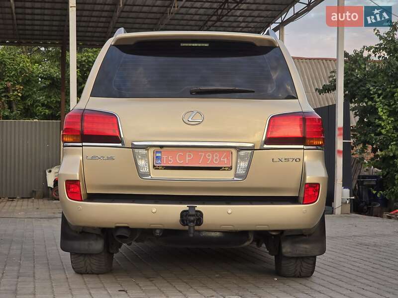 Внедорожник / Кроссовер Lexus LX 2011 в Первомайске