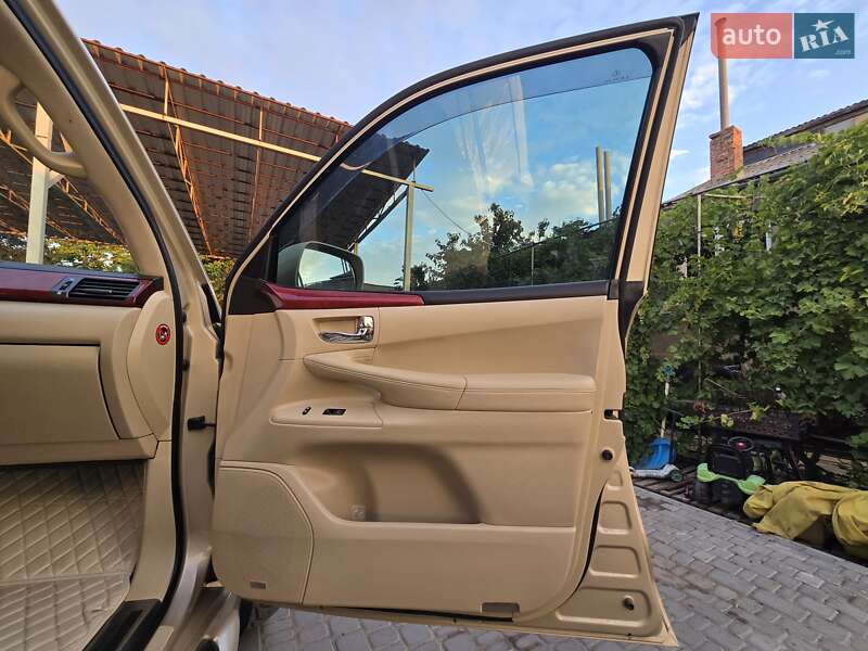 Внедорожник / Кроссовер Lexus LX 2011 в Первомайске