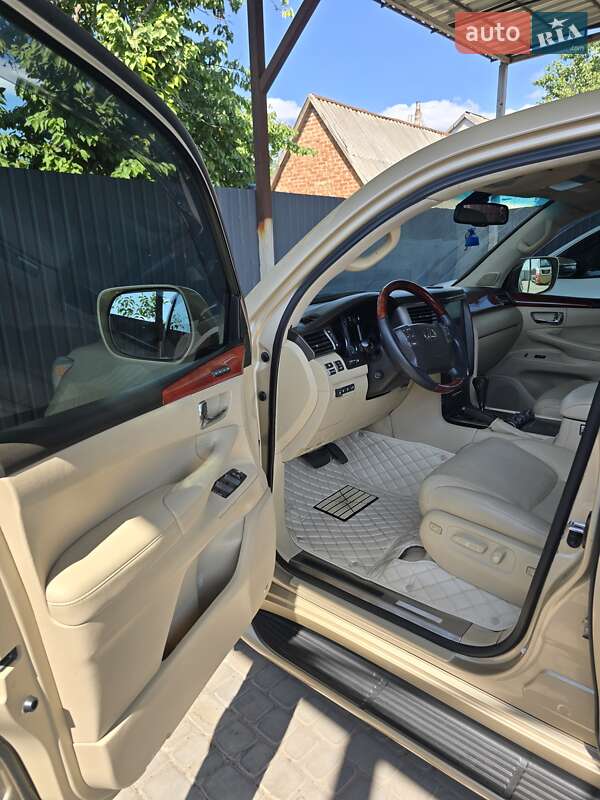 Внедорожник / Кроссовер Lexus LX 2011 в Первомайске