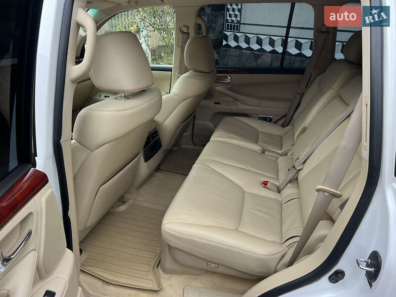 Внедорожник / Кроссовер Lexus LX 2008 в Черновцах