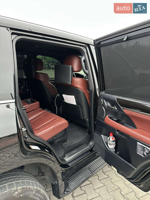 Позашляховик / Кросовер Lexus LX 2019 в Дніпрі
