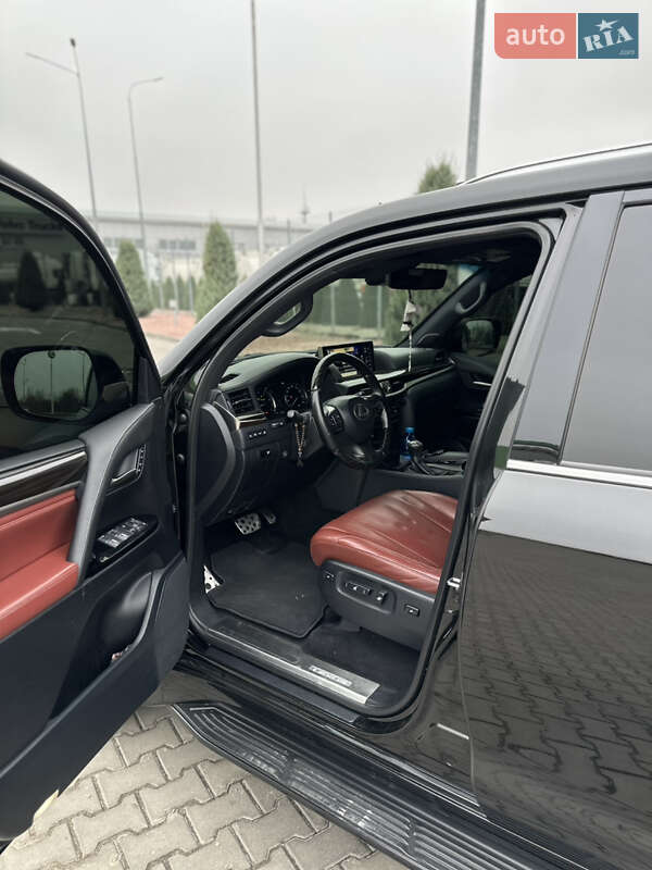 Позашляховик / Кросовер Lexus LX 2019 в Дніпрі